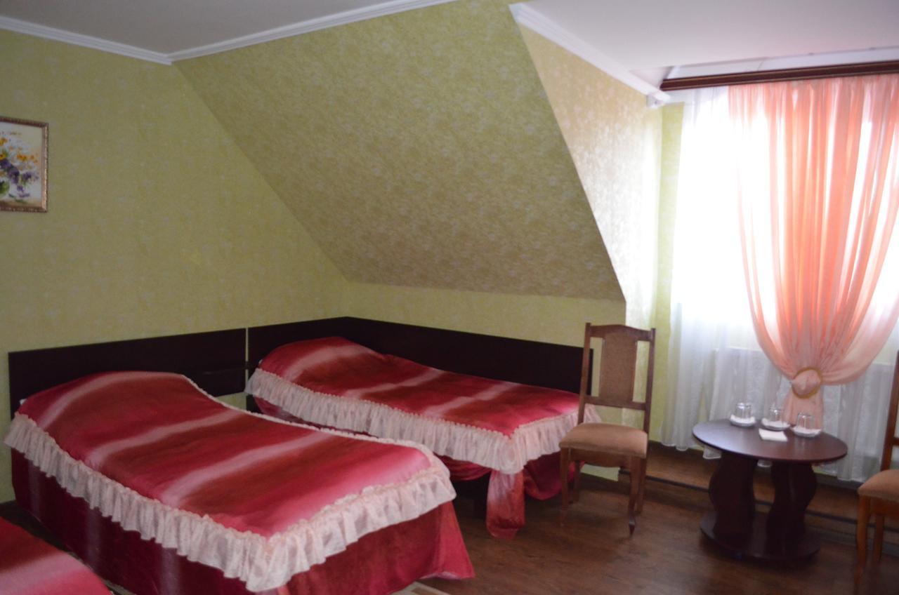 Hotel Fiyesta Starokostyantyniv Exterior photo